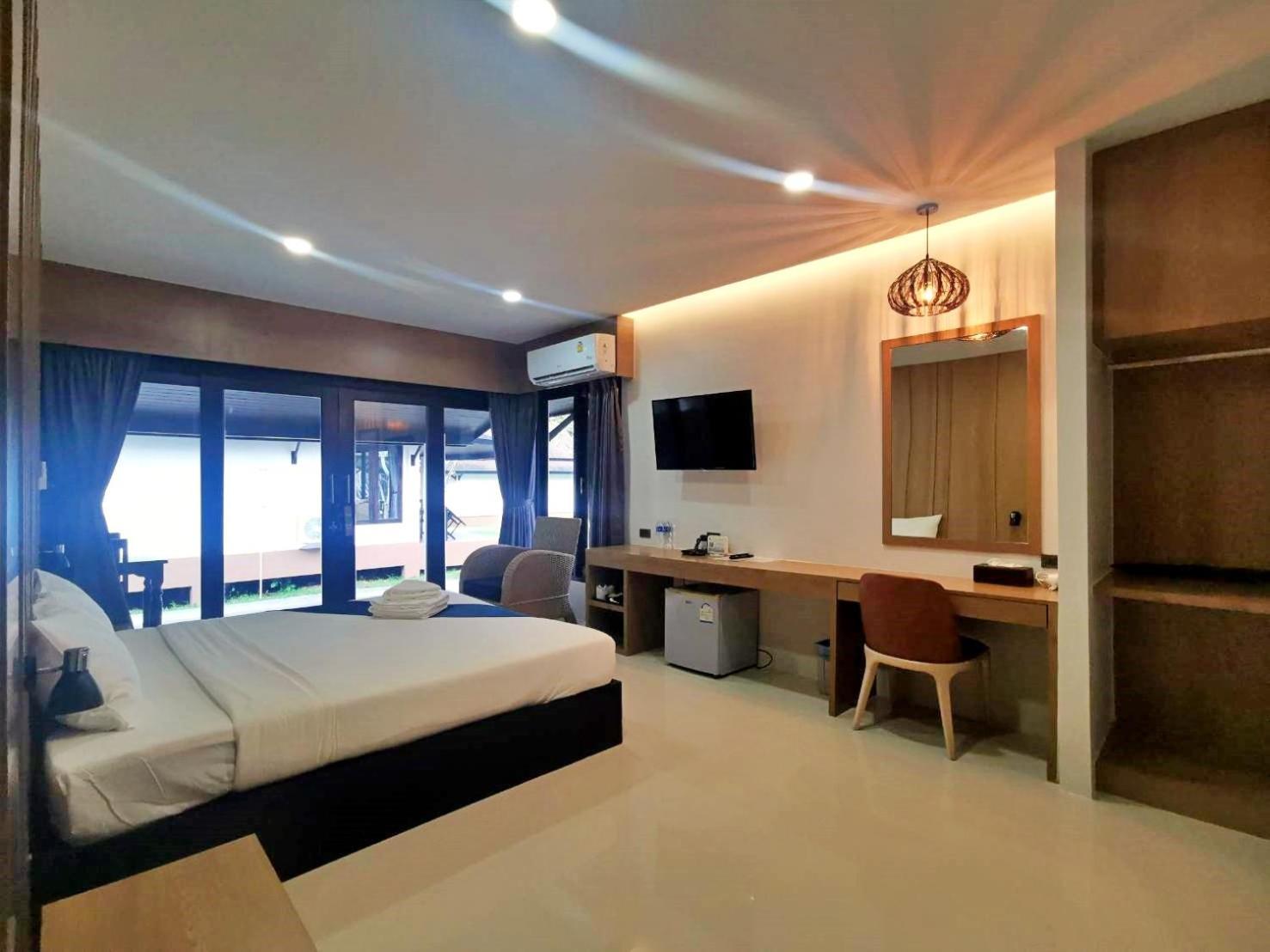 Nana Beach Hotel & Resort Pathiu Exterior photo