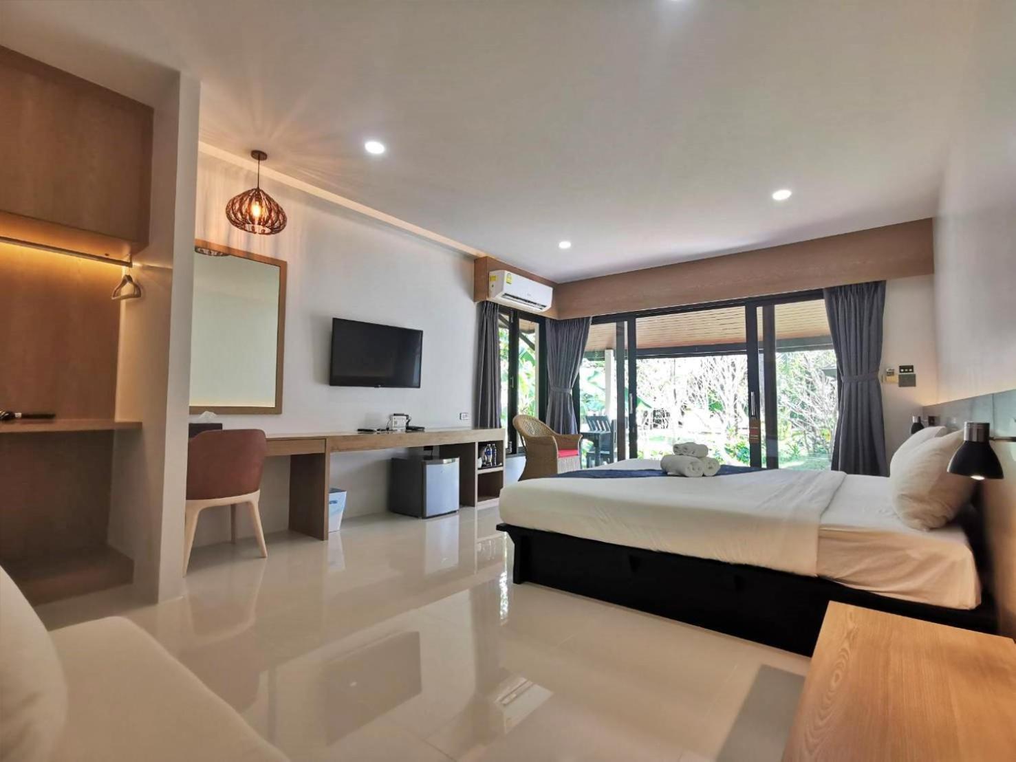 Nana Beach Hotel & Resort Pathiu Exterior photo