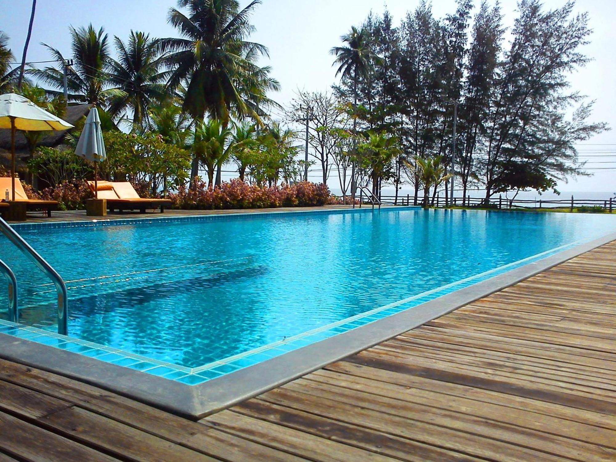Nana Beach Hotel & Resort Pathiu Exterior photo