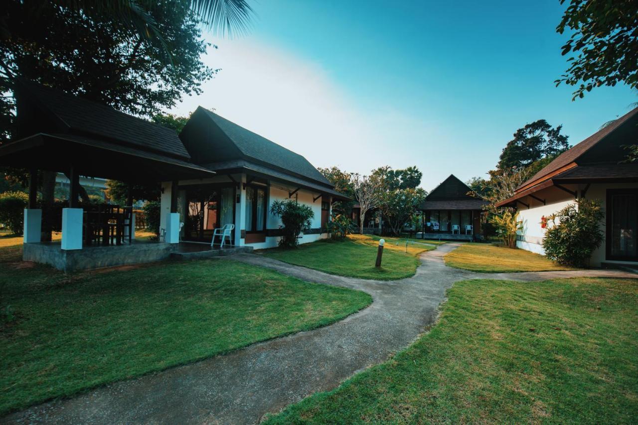 Nana Beach Hotel & Resort Pathiu Exterior photo